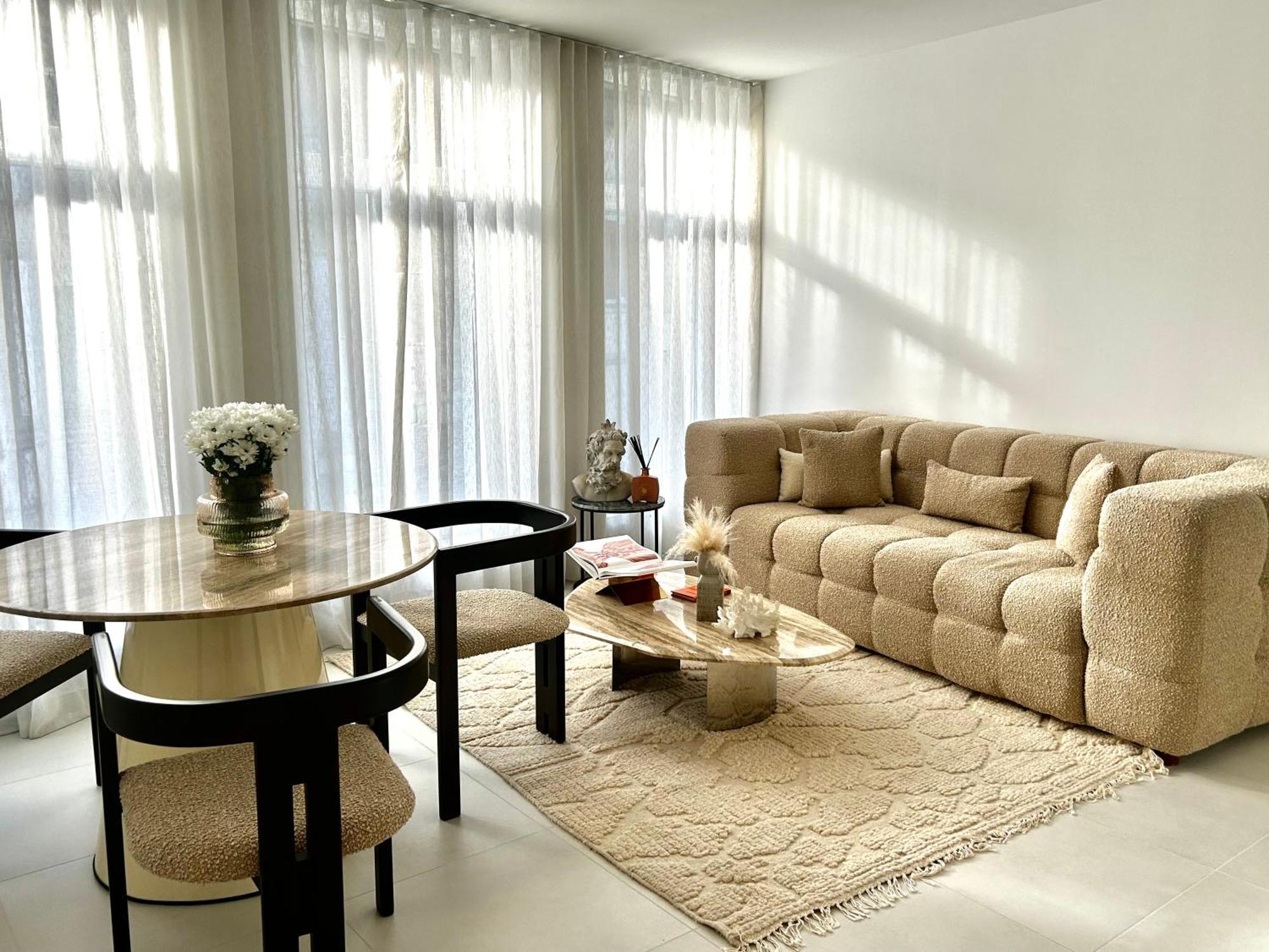 Phoenix Garden Apartment Mons Exterior photo